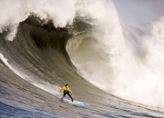 PG中国官网-北欧寒潮难撼钢铁防线，阿坎吉领袖气质引领多特蒙德力克瑞典劲旅