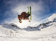 PG Soft Gaming-红牛逆袭，雷诺失色，维斯塔潘的绝对统治与F1新秩序的诞生