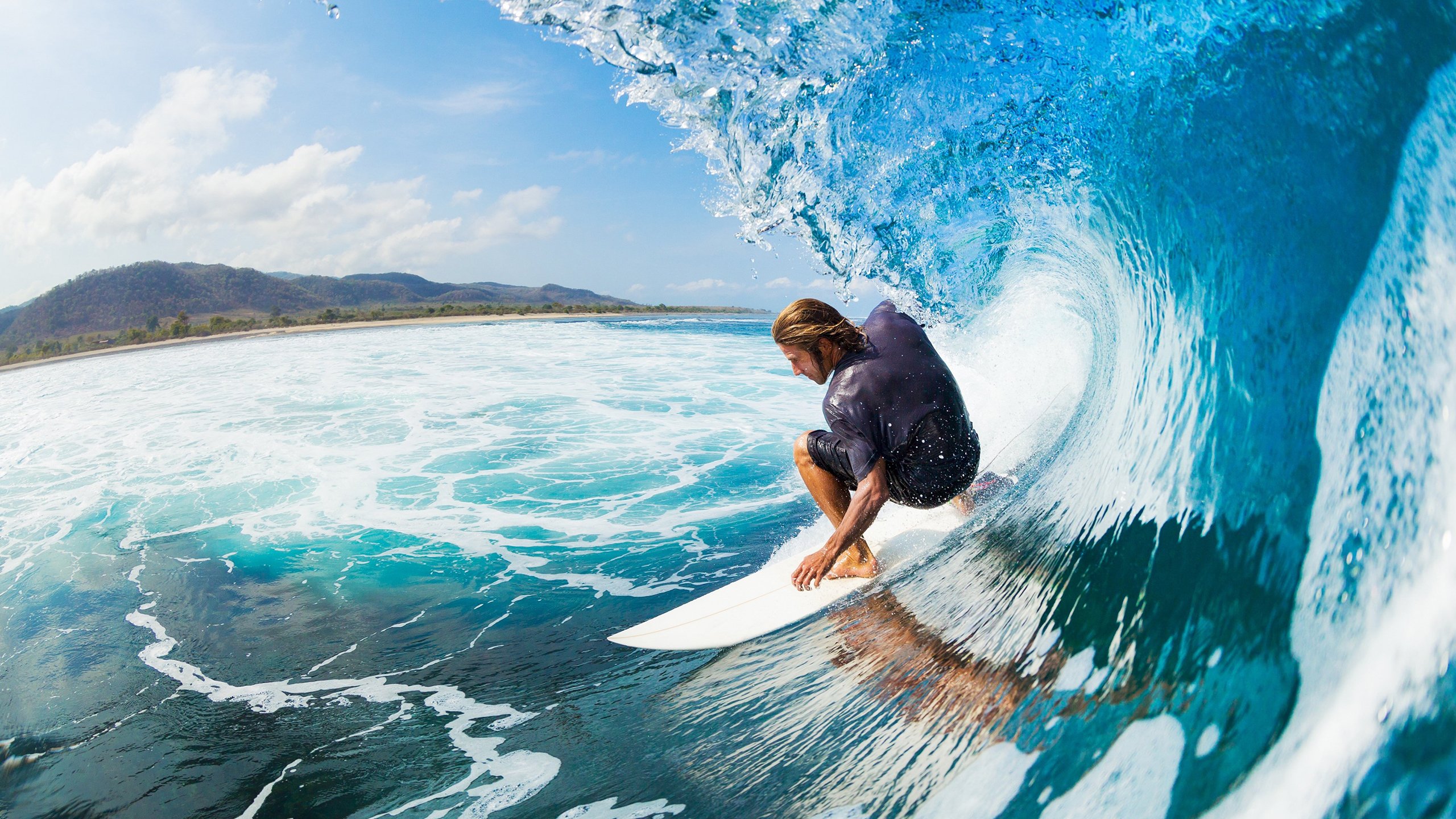 法网险胜点燃戴维斯杯烽火，西西帕斯以一己之力照亮赛场
