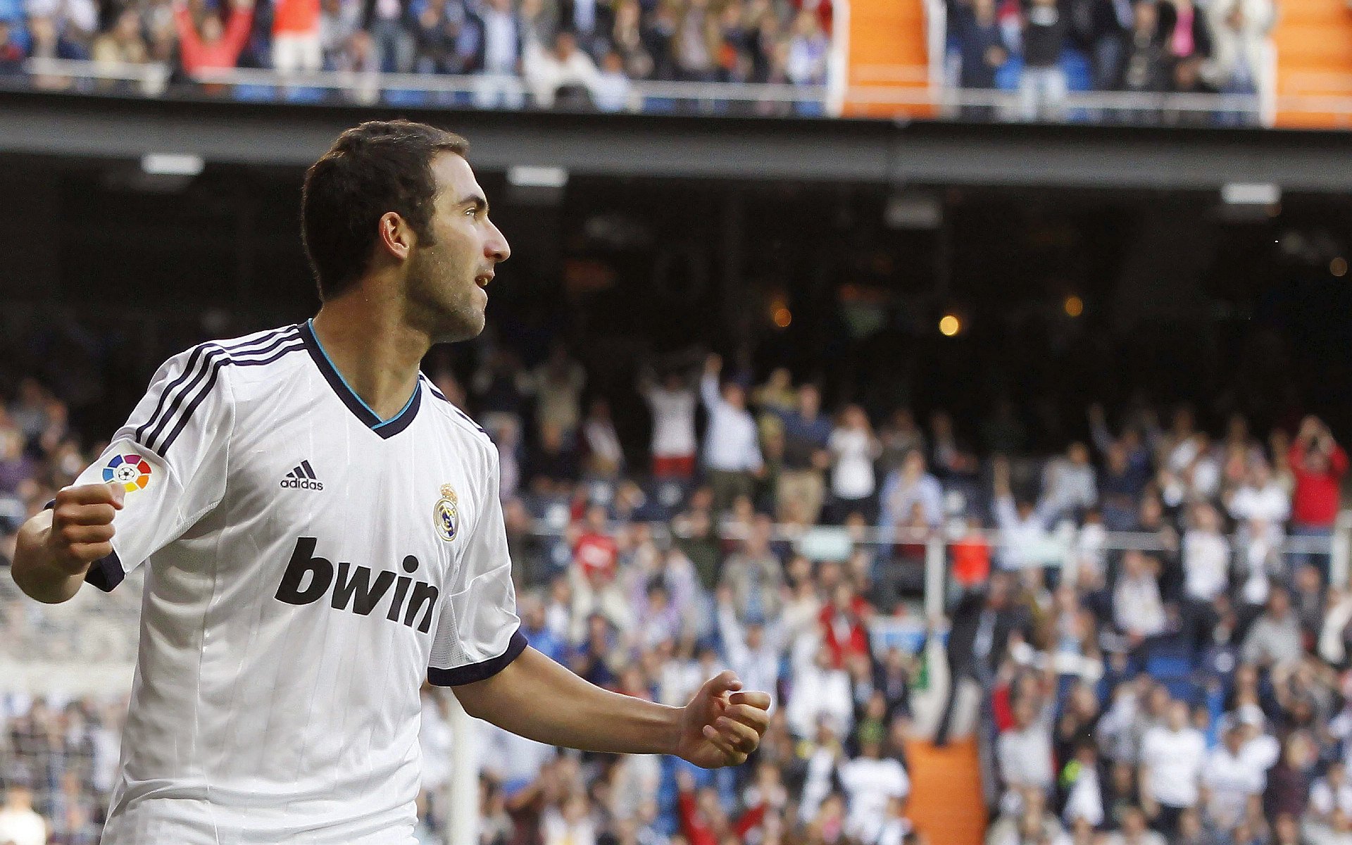 阿什拉夫统治全场，德国战车险胜智利背后的战术博弈