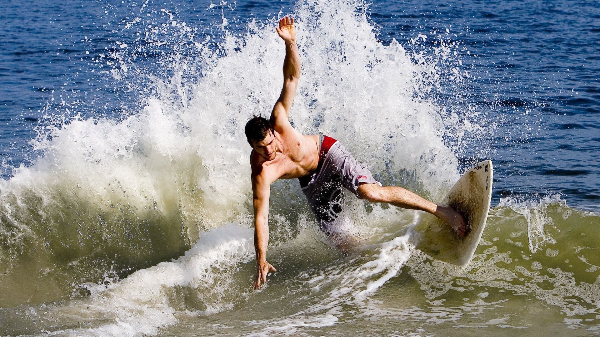 丹麦绝杀勒沃库森，迪马利亚关键制胜，一场技术与意志的完美交响