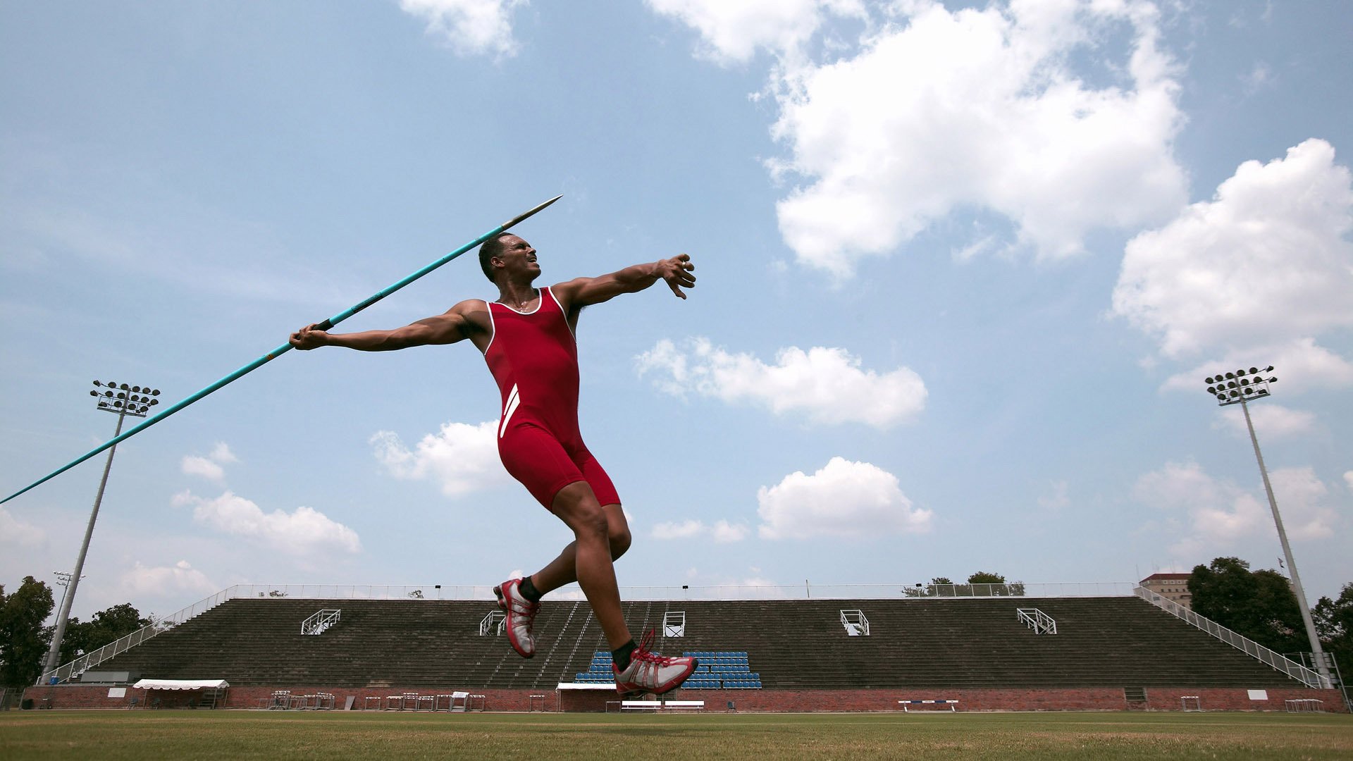 从红土到草地，辛纳的法网翻盘如何点燃温网赛场