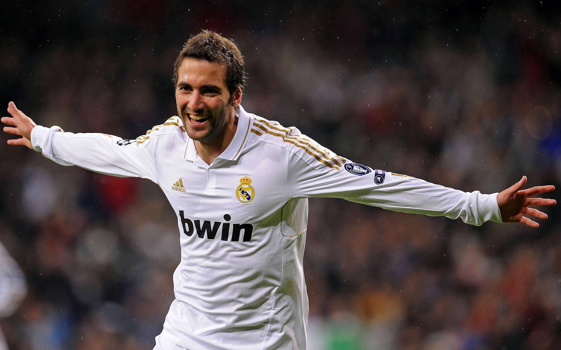 新王当立？楚阿梅尼惊艳四座助美国险胜巴萨，足球世界版图悄然改写